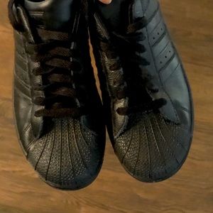 ‼️SOLD‼️ADIDAS Original Superstar Sneakers